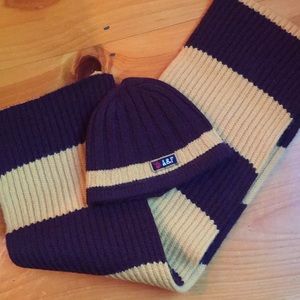 Abercrombie & Fitch Hat & Scarf